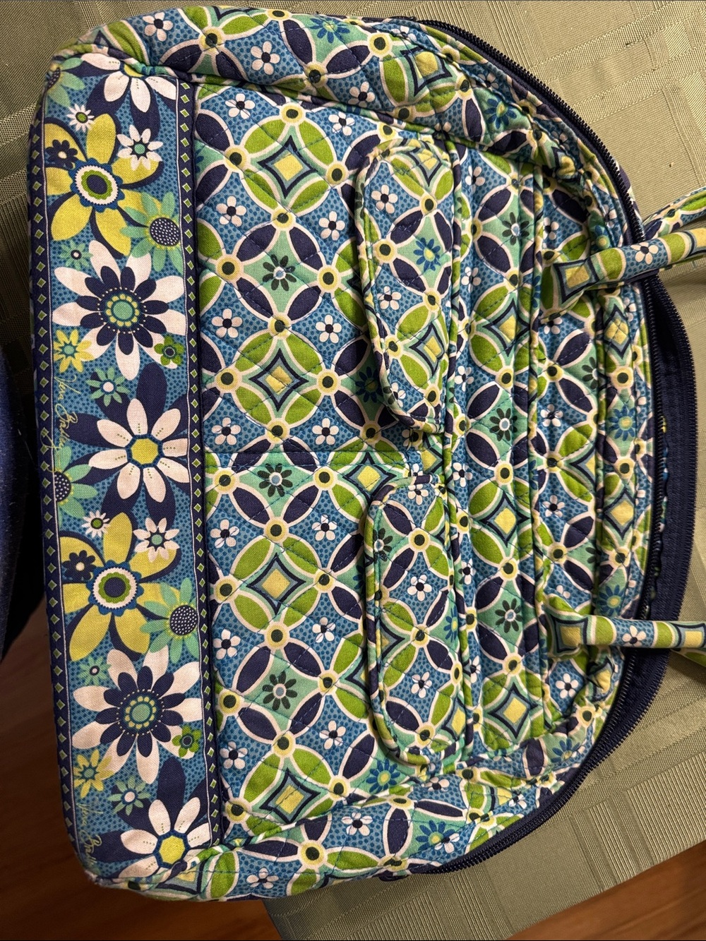 Vera Bradley Daisy Daisy Quilted Villager Handbag